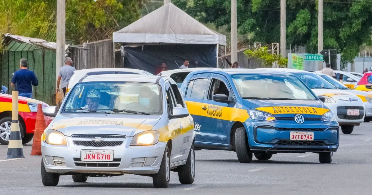 Como Gerar Leads para Autoescola com Tráfego Pago: O Guia Para CFCs Que Querem Resultado